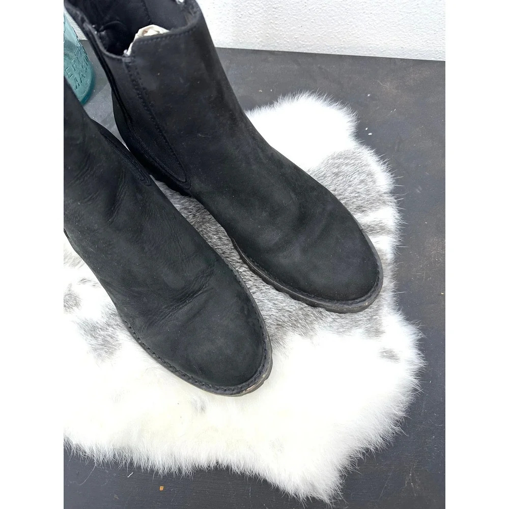 Thursday Everyday Chelsea black leather boot womens 8.5 suede‎ lug sole
